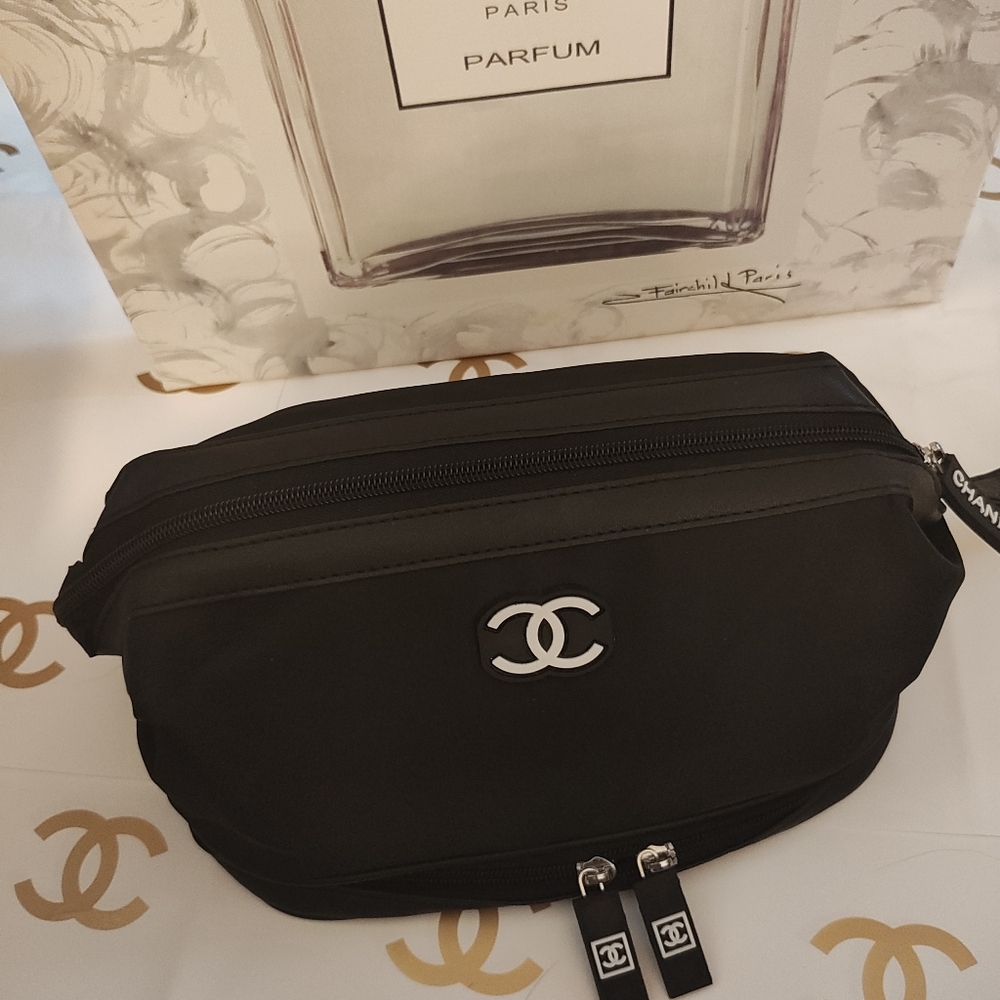 CC Black Cosmetics Bag/Clutch - Picture 2 of 13